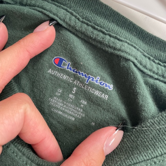 Champion T-shirt - Picture 2 of 2